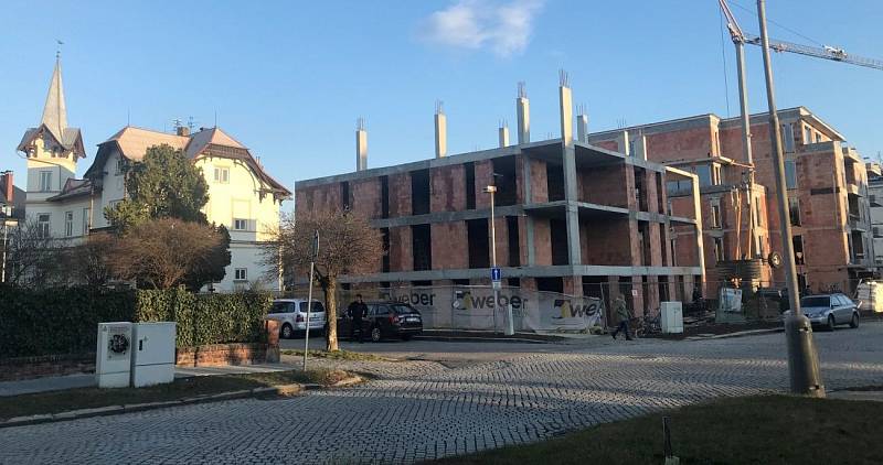 Nové byty vznikají i v centru Olomouce ve Dvořákově ulici. Začátek března 2020