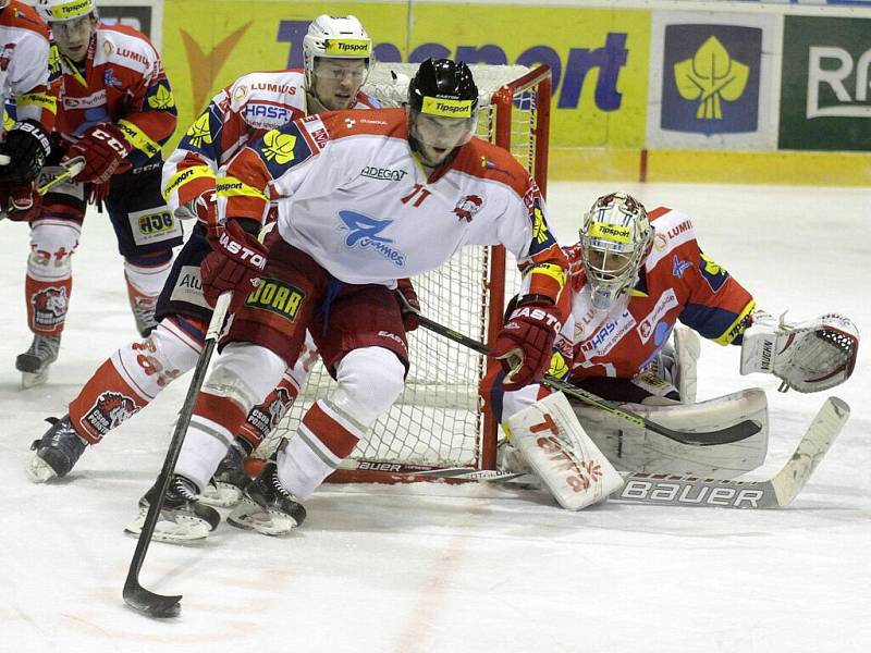 Olomoucký Jakub Herman před pardubickou brankou