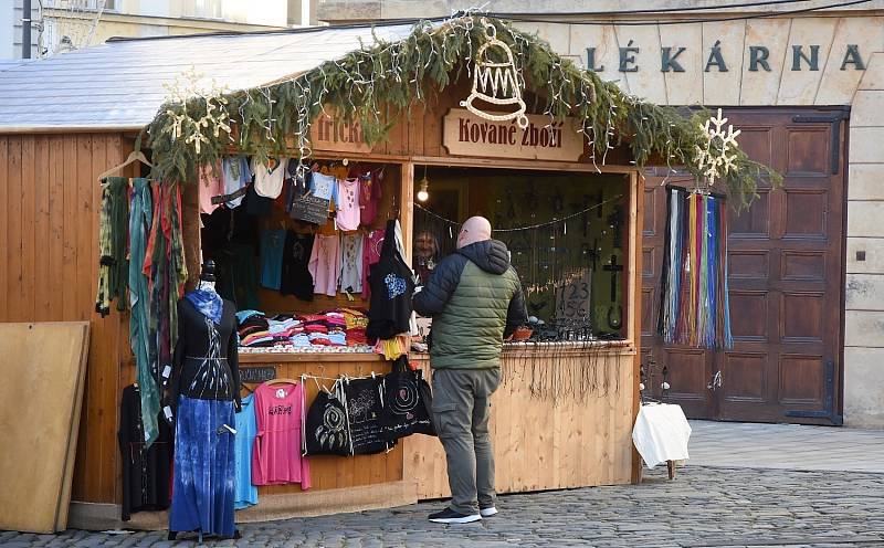 Zimní jarmark v centru Olomouce otevřel, 3. prosince 2021