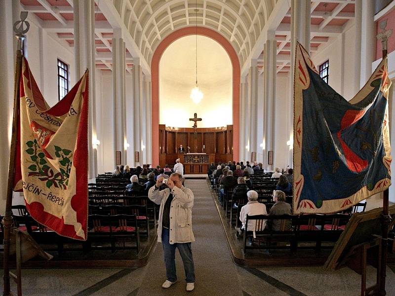 Interiér Husova sboru v Olomouci