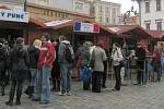 Začaly vánoční trhy na olomouckém Horním náměstí