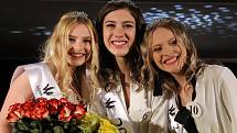 Semifinále 6.ročníku soutěže Miss OK ve Velké Bystřici.Miss  Jitka Hoczová ( uprostřed )1. vícemis  Nikol Vencová ( vlevo )2. vícemis  Simona Kamešová ( vpravo )