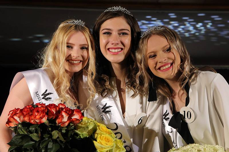 Semifinále 6.ročníku soutěže Miss OK ve Velké Bystřici.Miss  Jitka Hoczová ( uprostřed )1. vícemis  Nikol Vencová ( vlevo )2. vícemis  Simona Kamešová ( vpravo )