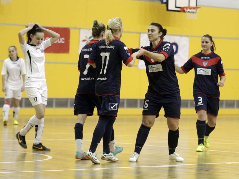 Fotbalový turnaj žen - Christmas Cup 2014 v Olomouci