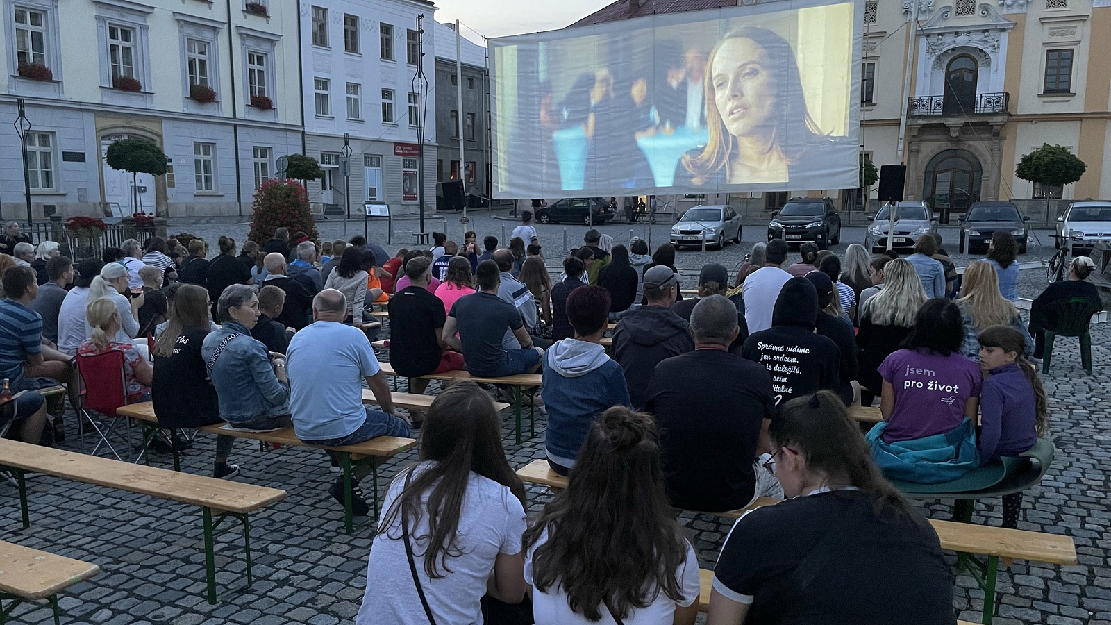 Kino zdarma. Obce na Olomoucku pořádají venkovní promítání, aby se lidi  potkali - Olomoucký deník