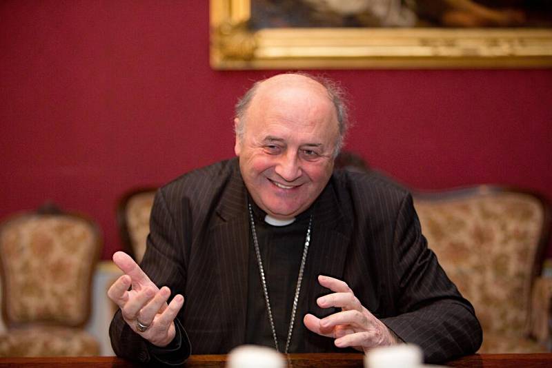 Olomoucký arcibiskup Jan Graubner při on-line rozhovoru se čtenáři Deníku