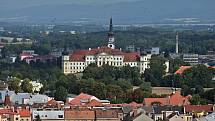 Kláštěrní Hradisko. Výhled z výškové budovy BEA v Olomouci