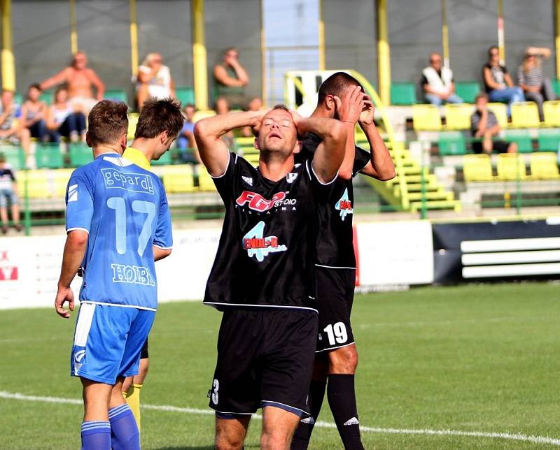 HFK Olomouc (v černých dresech) proti Zábřehu