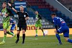 Fotbalisté Sigmy Olomouc (v modrém) podlehli Mladé Boleslavi 0:4