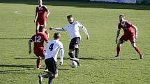 Fotbalisté HFK Olomouc doma nestačili na Uničov, prohráli 0:2.