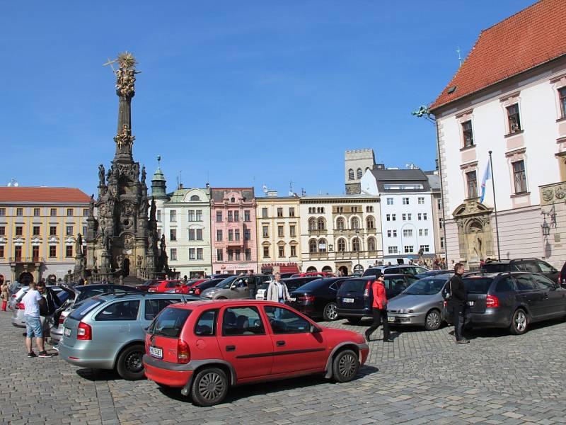 Olomouc v sobotu na Horní náměstí pustila na hodinu jakékoli auto, aby zdůraznila potřebnost strategického dokumentu nazvaného Plán udržitelné městské mobility.