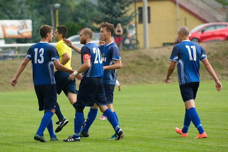 MOL Cup: Viktorie Přerov (v modrém) proti HFK Olomouc