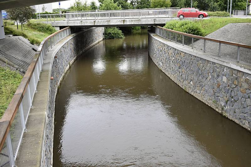 Vyšší průtok zaznamenal i Mlýnský náhon protékající centrem Olomouce. 20.6. 2020