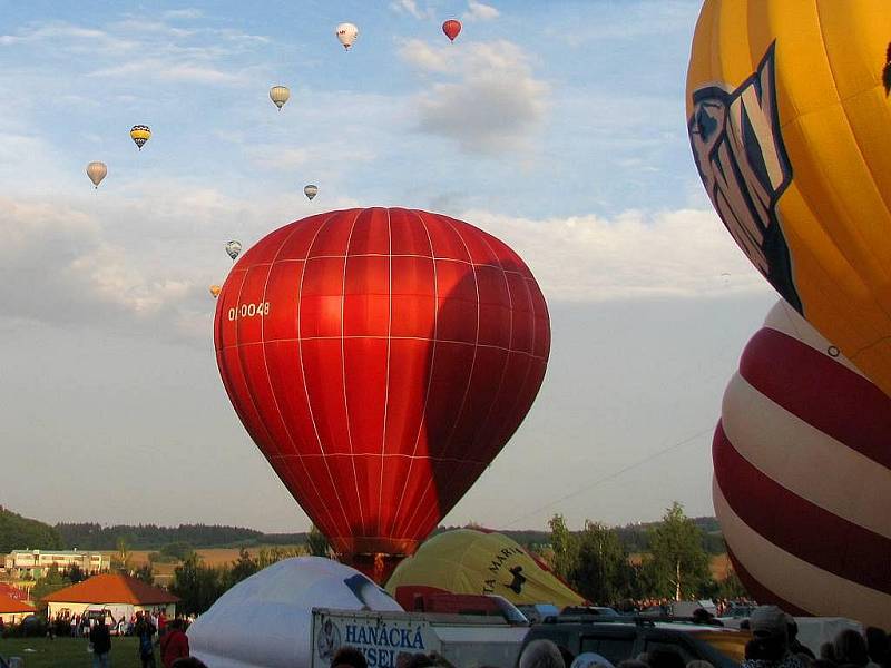 Balony nad Bouzovem