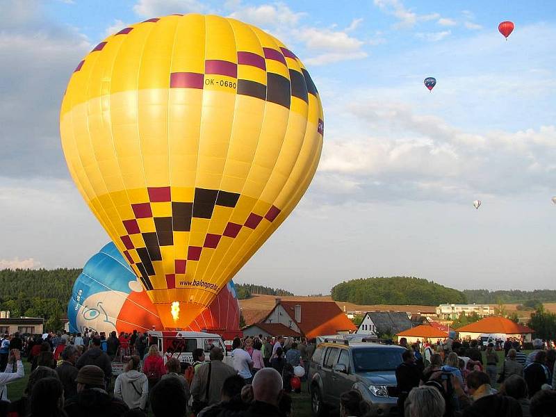 Balony nad Bouzovem