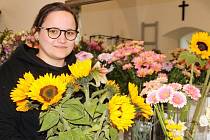 Od května do listopadu si mohou zákazníci v olomouckém květinářství nechat uvázat kytice z květin, které vyrostly v rodinném zahradnictví v Bouzově.