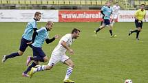 Fotbalisté 1. HFK Olomouc prohráli s Líšní (v bílém) 1:7