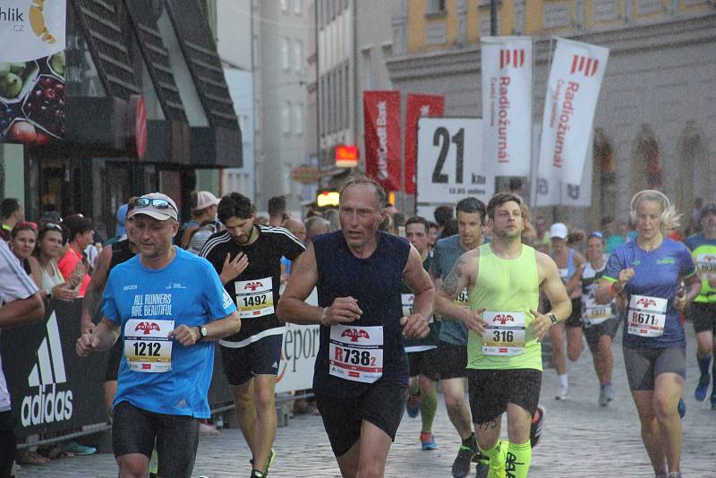 Amatérští běžci na Mattoni 1/2Maratonu 2022 v Olomouci.