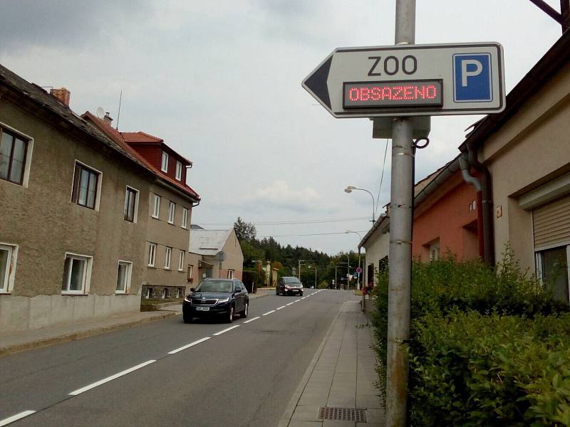 Navigace pod parkovištěm u olomoucké zoo