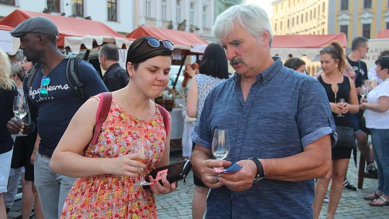 Olomoucké vinné slavnosti a Moravský den na Horním náměstí v Olomouci