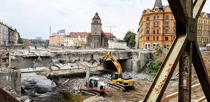 Bourání mostu v Komenského ulici v Olomouci - 19. července 2018