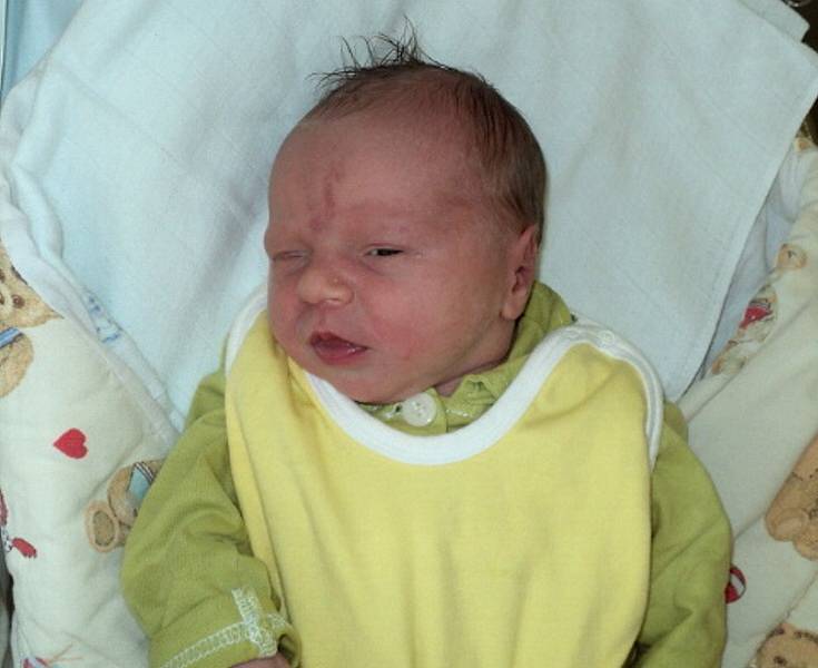 Mikuláš Janča, Medlov, narozen 5. září ve Šternberku, míra 47 cm, váha 3310 g