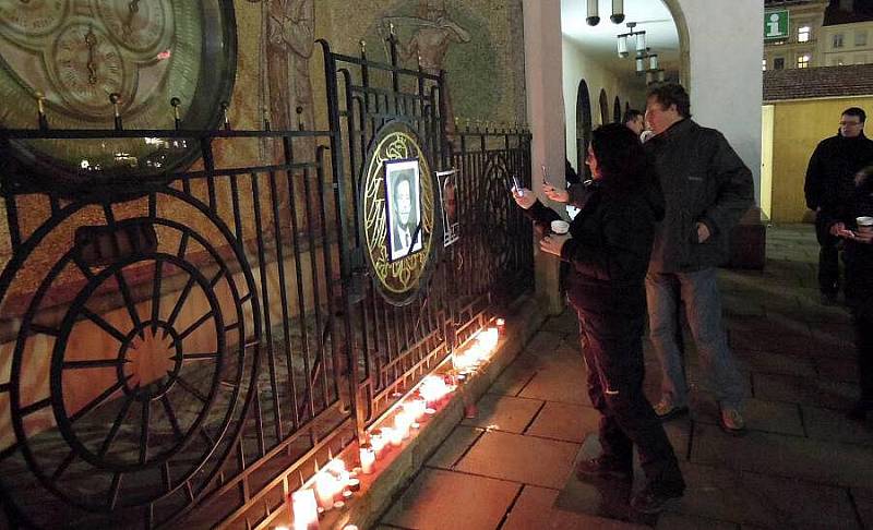 Pieta za Václava Havla u orloje na olomouckém Horním náměstí