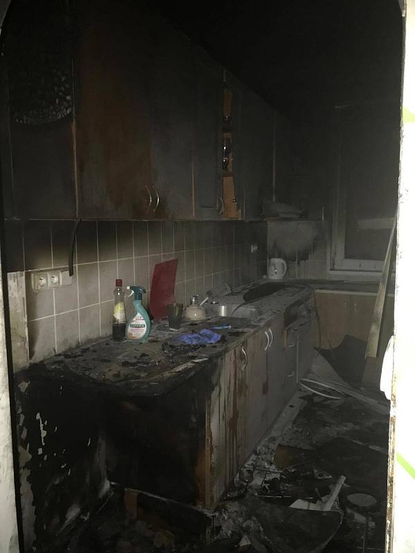 Myčka na nádobí způsobila požár v panelovém bytě na olomouckém sídlišti Lazce