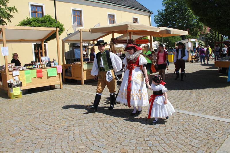 Desáté výročí letos oslavily Slavnosti kroje ve Velké Bystřici na Olomoucku