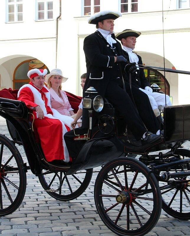 Průvod ke cti sv. Pavlíny. Svátky města Olomouce