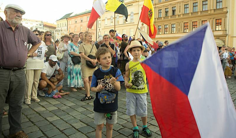 Demonstrace za nezávislost české justice a proti Andreji Babišovi v Olomouci - 11. 6. 2019