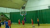 Zápas Final Four Univerzitní basketbalové ligy mezi UP Olomouc a UK Praha