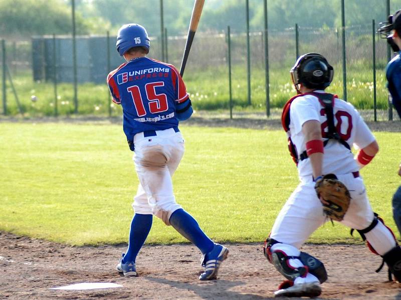 Olomoučtí baseballisté hráli v neděli s Expressem nerozhodně 1:1 na zápasy.