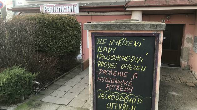 Zakázané pastelky: v papírnictví prodají jar, ale kružítko ne. Má se to  změnit - Olomoucký deník