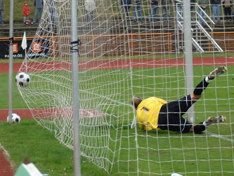 Holice remizovala v Sokolově 2:2.