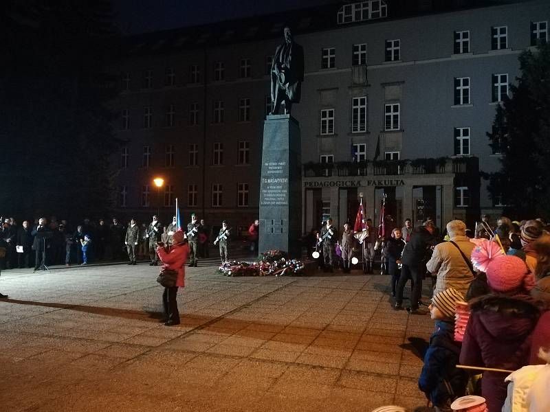 Lampionový pochod a ohňostroj na oslavu 28. října