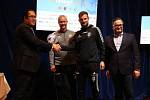 Fotbalisté Sigmy Olomouc si na galavečeru převzali cenu pro vítěze Tipsport Malta Cupu
