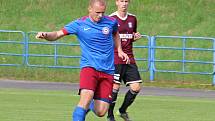 Fotbalisté Litovle (v červeném) porazili v krajském přeboru doma Želatovice 4:1.