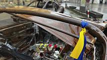 Od 6. prosince je na náměstí Republiky v Olomouci výstava Příběhy z Ukrajiny, která obsahuje autovraky přivezené z Ukrajiny, 6. prosince 2022.