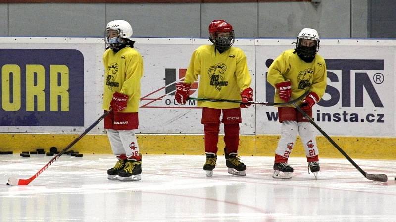 Mládež HC Olomouc musí trénovat v rámci hygienických opatření. Ve skupinách maximálně po deset a s rouškami. 10. 12. 2020