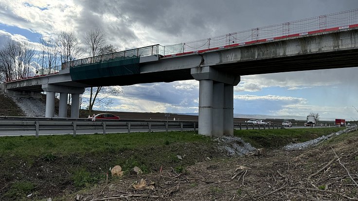 Dálnici D35 u Křelova-Břuchotína uzavře demolice mostu