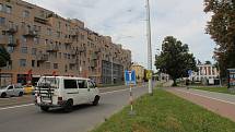 Uzavírka křižovatky tř. Svobody a Aksamitovy ulice u polikliniky v centru Olomouce, 8. srpna 2022