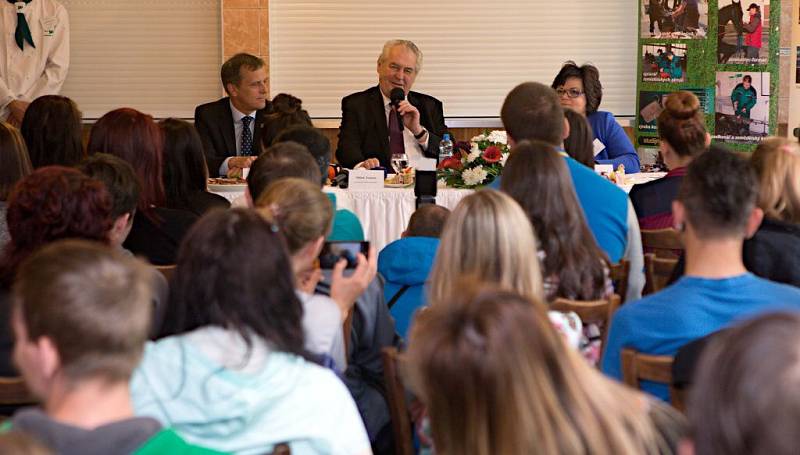 Prezident Zeman na Střední škole gastronomické v Jeseníku