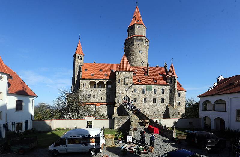 Natáčení pohádky Princezna zakletá v čase na hradě Bouzov.