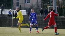 Olomoučtí fotbalisté (v modrém) porazili v přípravě Nitru 1:0.