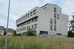 Bývalá budova přírodovědecké fakulty v olomoucké části Hejčín. 29. 6. 2020