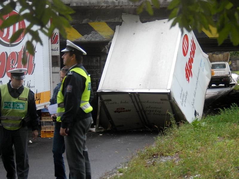 ...a počkat museli i policisté.