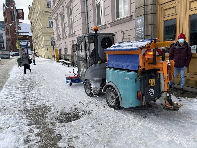 Ledovka a sníh v centru Olomouce - 8. 2. 2021