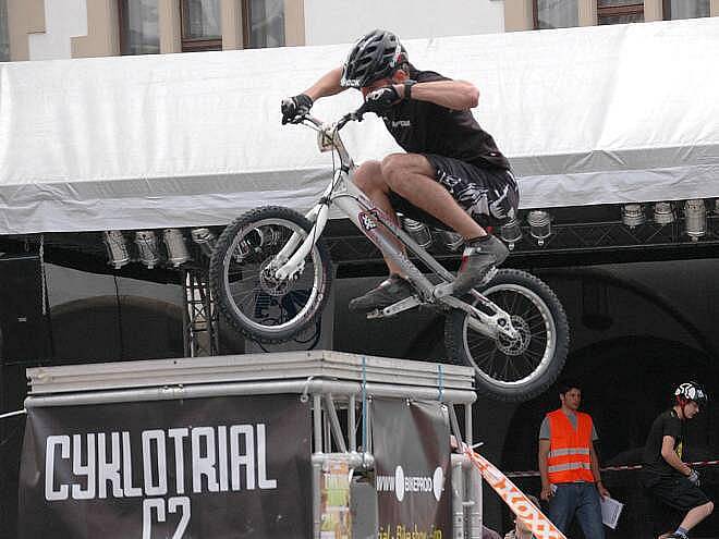 Biketrial na Horním náměstí v Olomouci