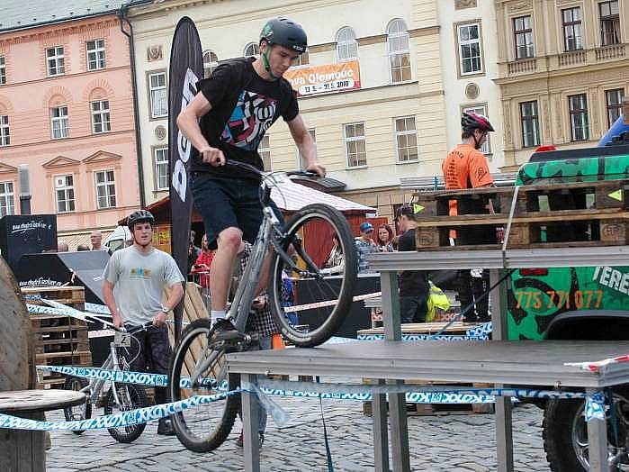 Biketrial na Horním náměstí v Olomouci